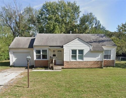 411 10th Ter, Warrensburg, MO, 64093-2568 | Card Image