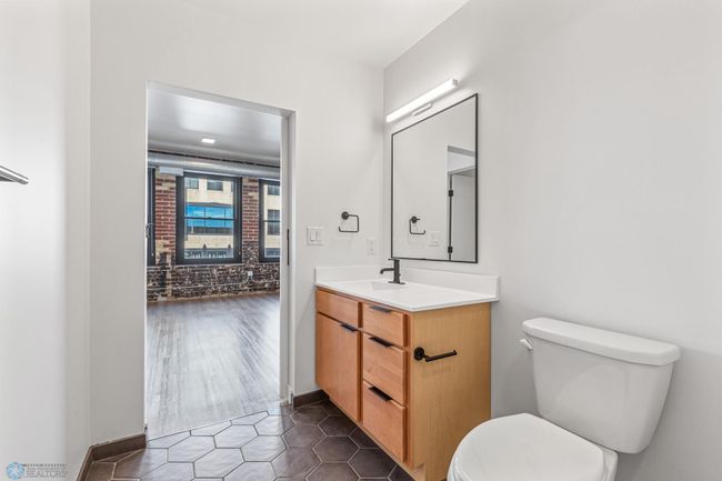 Bathroom | Image 17