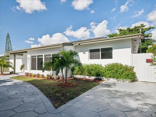 9371 Martinique Dr, Cutler Bay, FL, 33189-1757 | Card Image