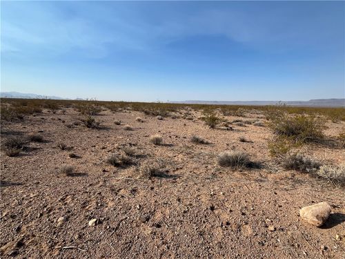 000 Jacala Dr, Golden Valley, AZ, 86413 | Card Image
