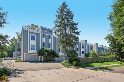 200 2nd St Ne, Minneapolis, MN, 55413-2218 | Card Image