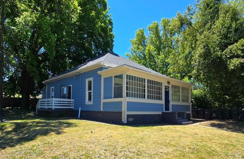 487 E Valley St, Willits, CA, 95490-3605 | Card Image