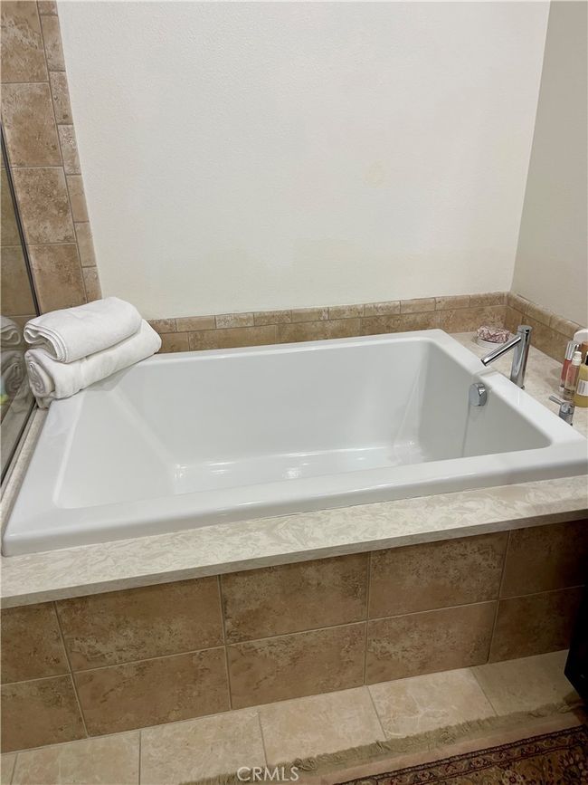 Master Soaking Tub | Image 14