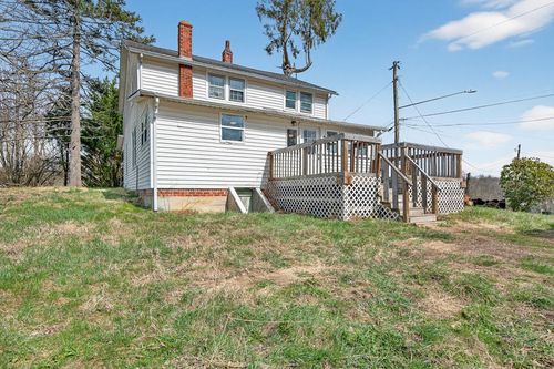 239 E Glade St, Glade Spring, VA, 24340 | Card Image