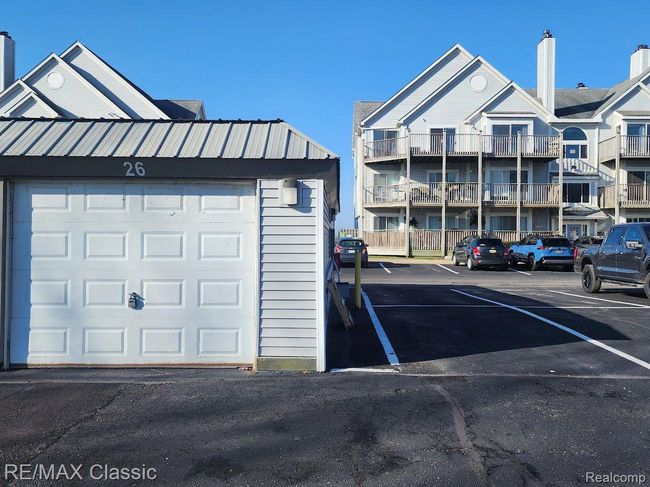 UNIT-301 - 37512 Jefferson Avenue, Condo with 2 bedrooms, 2 bathrooms and null parking in Harrison Charter Township MI | Image 25