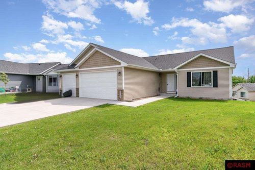 1214 Olivia St Se, New Prague, MN, 56071 | Card Image