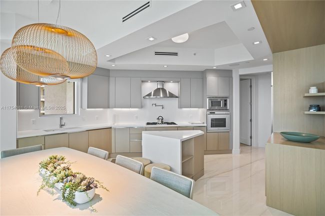 APT-3202 - 16051 Collins Ave, Condo with 2 bedrooms, 3 bathrooms and null parking in Sunny Isles Beach FL | Image 9