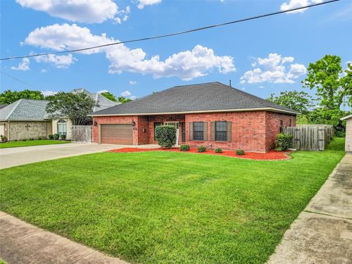 420 Forest Oaks Ln, Lake Jackson, TX, 77566-5970 | Card Image