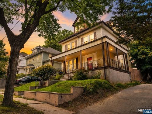 11 Stengel Ave, Newark, NJ, 07112-2409 | Card Image