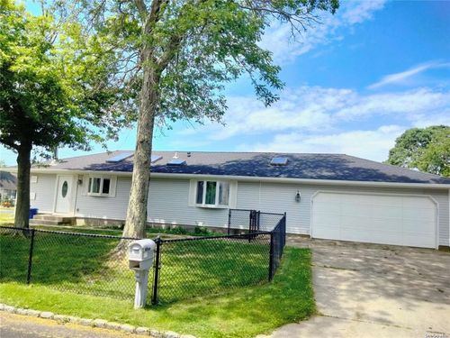 55 Seymour Drive, Brookhaven, NY, 11967 | Card Image