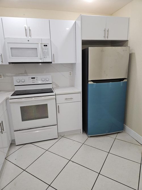 apt-413-5665 W 20th Ave, Hialeah, FL, 33012-7534 | Card Image