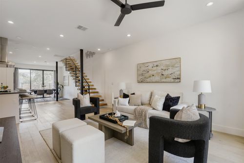 b-3300 E Martin Luther King Jr Boulevard, Austin, TX, 78721 | Card Image