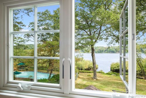 93 Cross Pond Rd, Pound Ridge, NY, 10576-1303 | Card Image