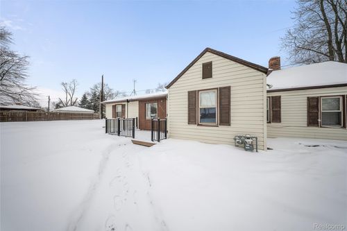 24440 Sylvan Avenue, Brownstown Charter Township, MI, 48134 | Card Image