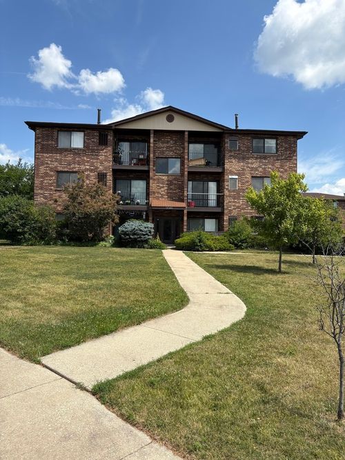 apt-204-14949 Lakeview Dr, Orland Park, IL, 60462-3356 | Card Image