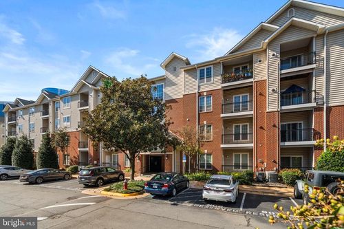 unit-7213-1570 Spring Gate Dr, MCLEAN, VA, 22102-3430 | Card Image