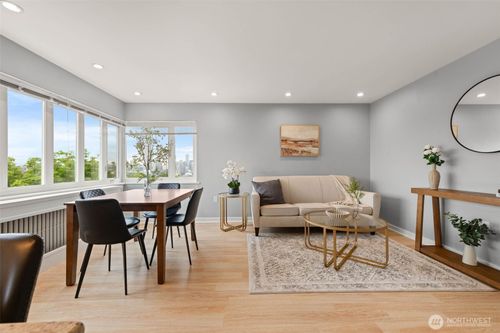 210-1800 Taylor Ave N, Seattle, WA, 98109-2657 | Card Image