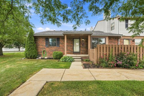 82-2071 Vine Way Dr, Canton, MI, 48188-1860 | Card Image