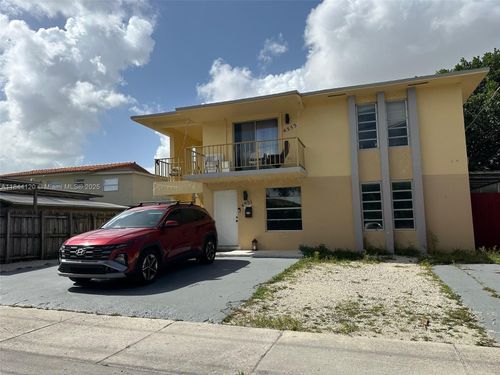 0-4351 Nw 5th St, Miami, FL, 33126-5466 | Card Image