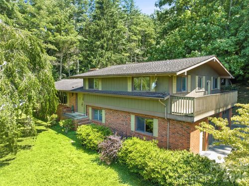 252 Big Stomp Rd, Waynesville, NC, 28786-7020 | Card Image