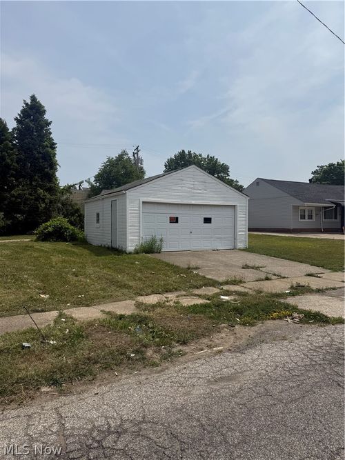 14602 Harvard Avenue, Cleveland, OH, 44128 | Card Image