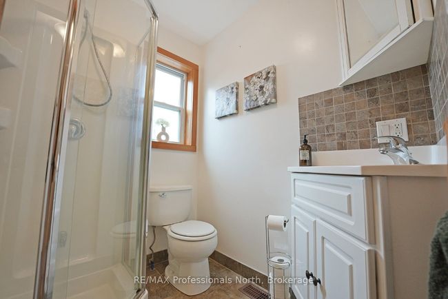 1055 Dark Lake Rd, House other with 3 bedrooms, 2 bathrooms and 6 parking in Haliburton ON | Image 27