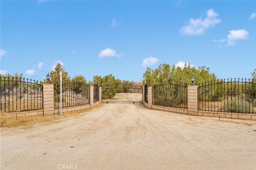 1026 Juniper Rd, Pinon Hills, CA, 92372 | Card Image