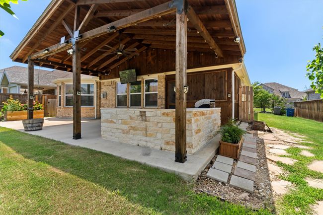 Large side yards too! | Image 35