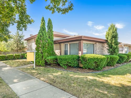 8255 W Agatite Ave, Norridge, IL, 60706-4362 | Card Image