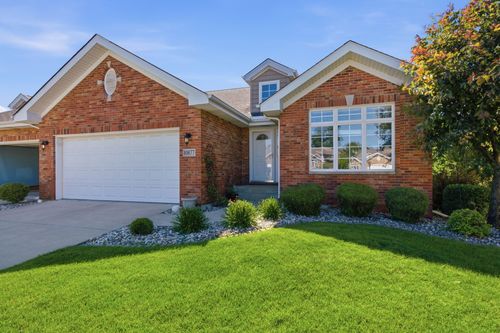 10877 Mathias Dr, Saint John, IN, 46373-8402 | Card Image
