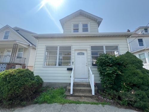 7 Robert St, South River, NJ, 08882-2339 | Card Image