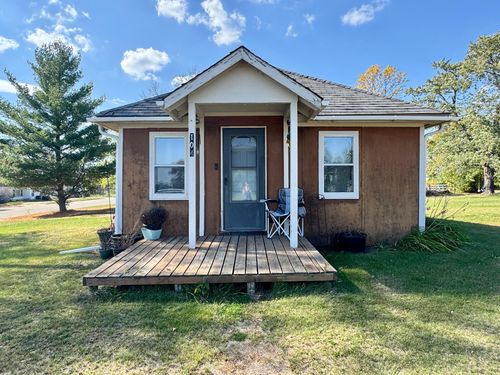 104 Central Ave Nw, Cass Lake, MN, 56633-3392 | Card Image
