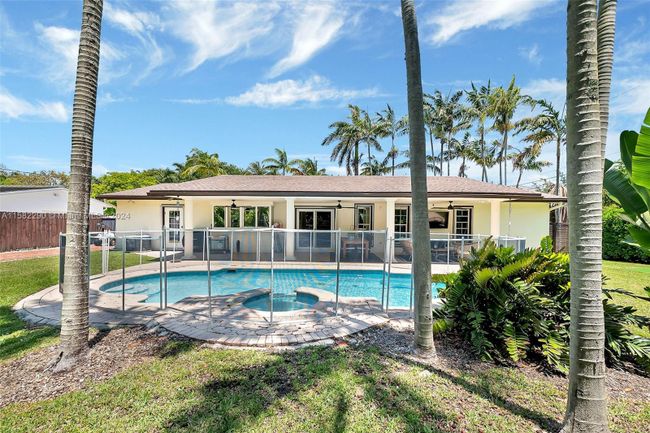 6420 Dolphin Drive, House other with 3 bedrooms, 2 bathrooms and null parking in Coral Gables FL | Image 7