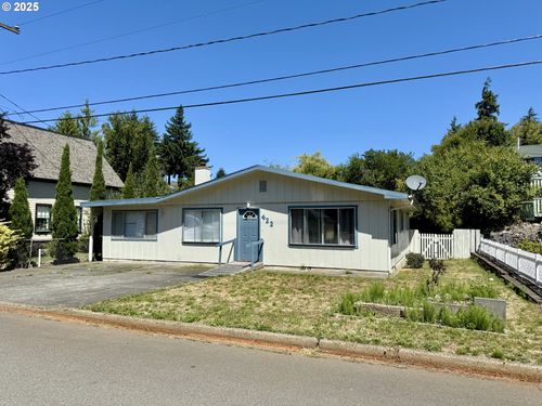 422 E 5th St, Coquille, OR, 97423-1733 | Card Image