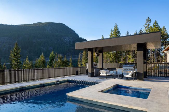9228 Wedgemount Plateau Drive, House other with 7 bedrooms, 5 bathrooms and 10 parking in Whistler BC | Image 16