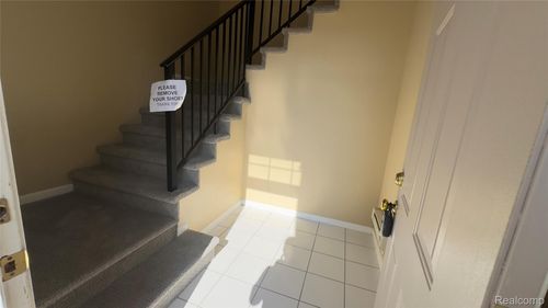 24202 Chesapeake Cir, Walled Lake, MI, 48390-5918 | Card Image