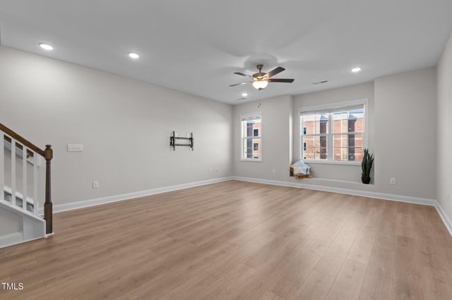 Living Room | Image 11