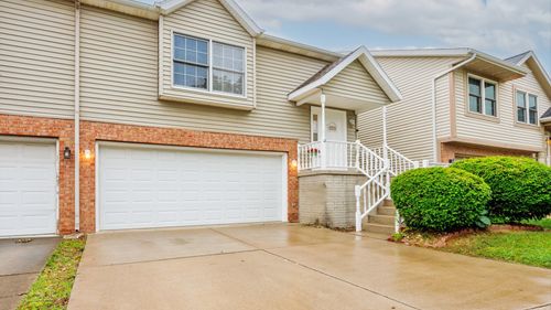 12 Parkshores Dr, Bloomington, IL, 61701-1439 | Card Image