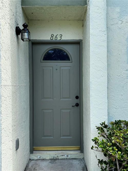 863-863 Crystal Lake Dr, Deerfield Beach, FL, 33064-1981 | Card Image