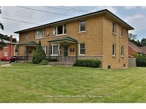 2-2006 Maplewood Dr, Burlington, ON, L7R2C4 | Card Image
