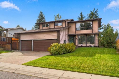 331 Oakfern Cres Sw, Calgary, AB, T2V4T3 | Card Image