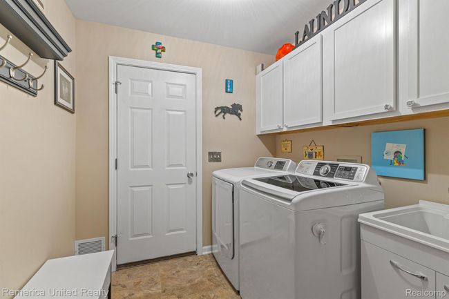 1st floor laundry | Image 13