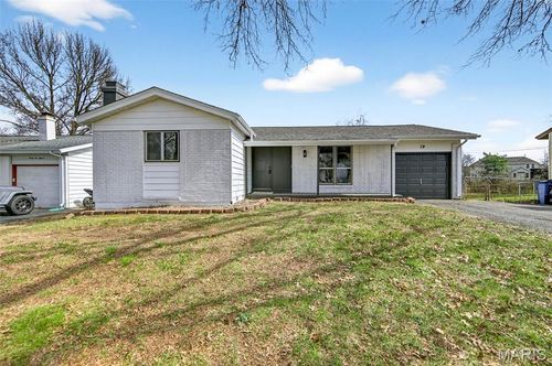 2120 Quirinal Ct, Fenton, MO, 63026-2221 | Card Image