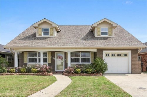 2309 Pirate Dr, Chalmette, LA, 70043-4136 | Card Image