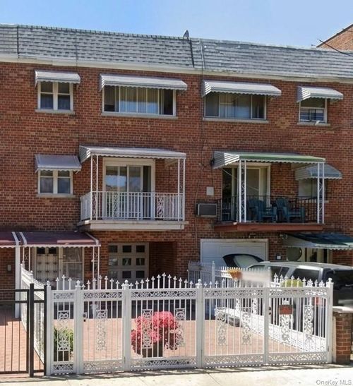1121 Saint Lawrence Avenue, New York, NY, 10472 | Card Image