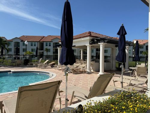 401-401 Villa Cir, Boynton Beach, FL, 33435-8911 | Card Image