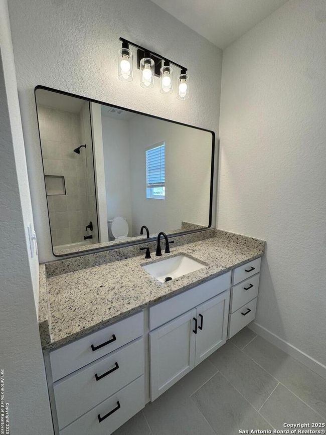 2002 Owens Ave, House other with 3 bedrooms, 2 bathrooms and null parking in Three Rivers TX | Image 16