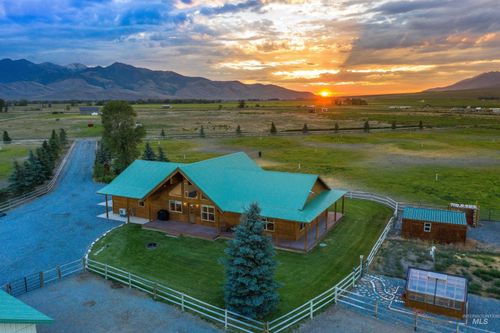 181 Crows Nest Loop, Mackay, ID, 83251-4521 | Card Image