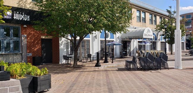 Restaurants & Shops | Image 33