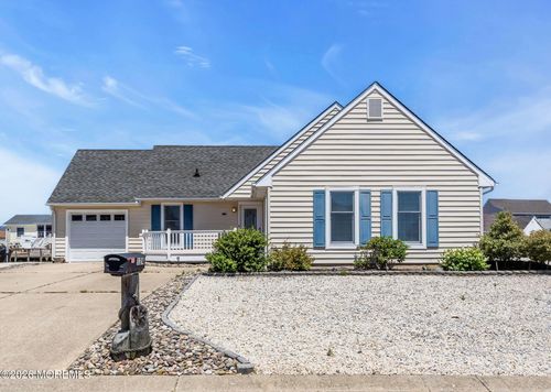 124 Matilda Dr, Manahawkin, NJ, 08050-3635 | Card Image